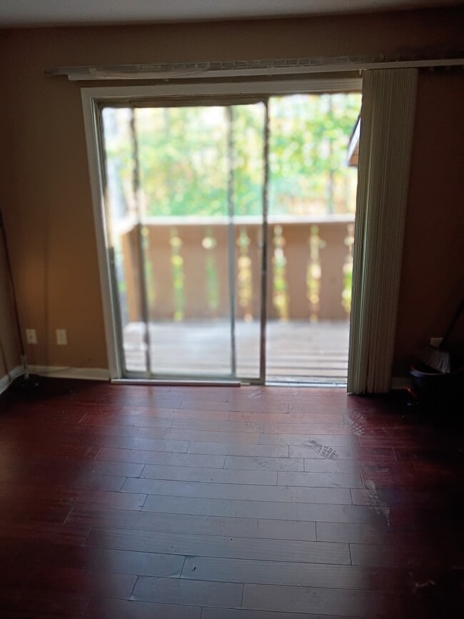 Photo - 1523 Camelot Dr Unit 1523