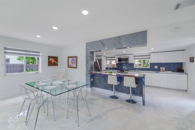 Photo - 1072 SW 25th Ave Unit 2