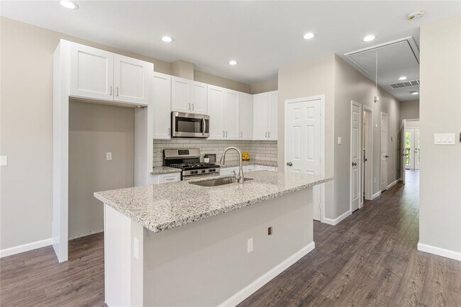 Photo - 5107 Groveton St Apartment Unit B