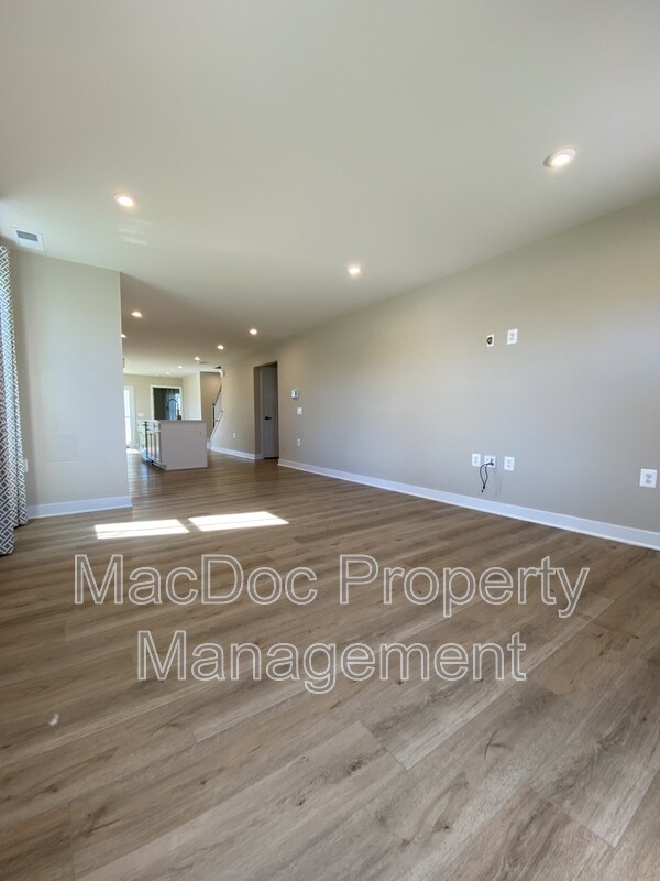 Photo - 18422 Centennial Cir