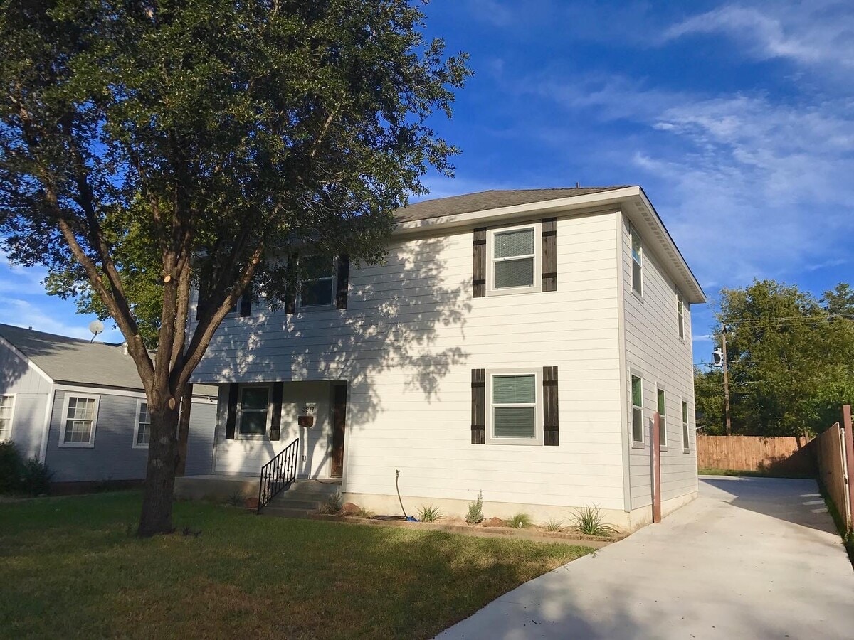 Photo - 3217 McCart Ave