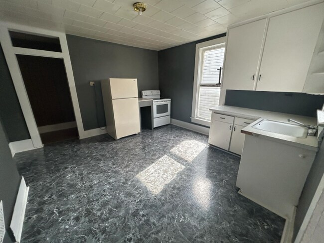 Photo - 321 Woodlawn Ave