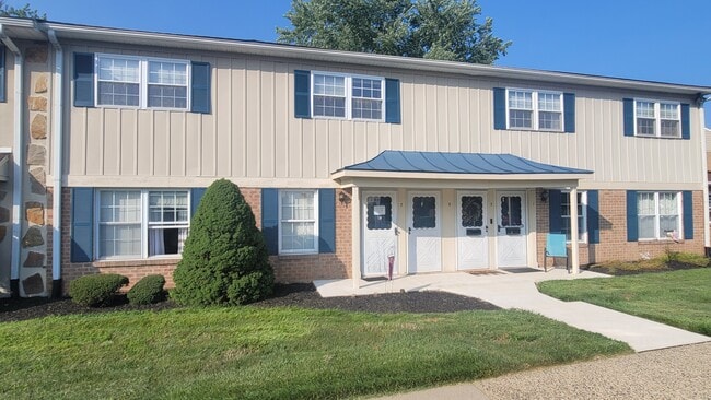 Building Photo - 7 Belfast Dr Unit 7