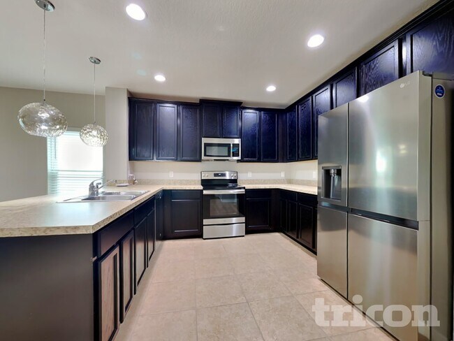 Photo - 727 Benjamin Trail