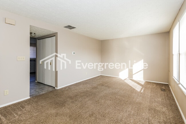 Photo - 7795 Mt Hood