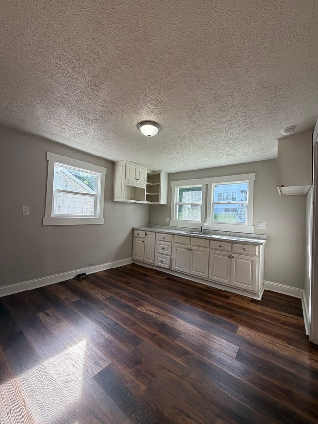 Photo - 3 Bedroom in Frankfort!