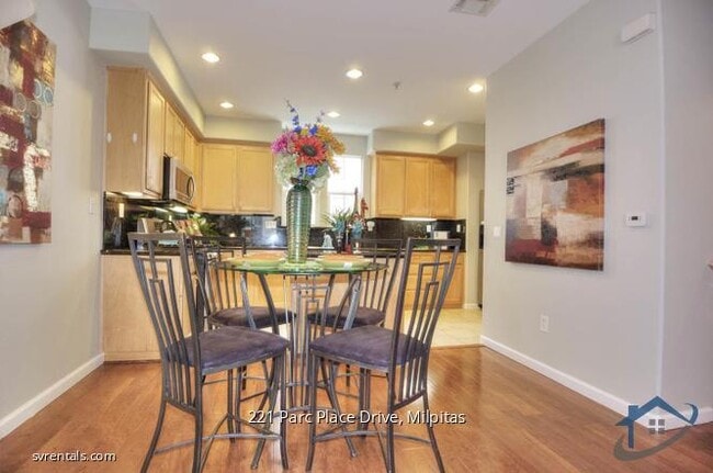 Photo - 221 Parc Pl Dr