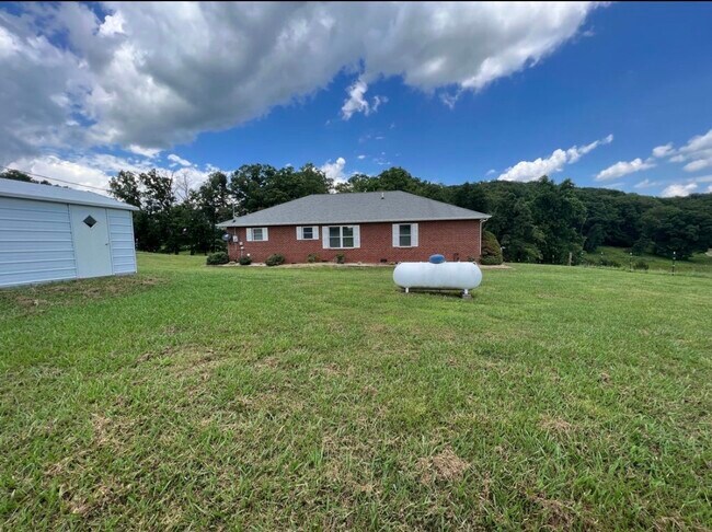 Photo - 1723 Quarry Rd
