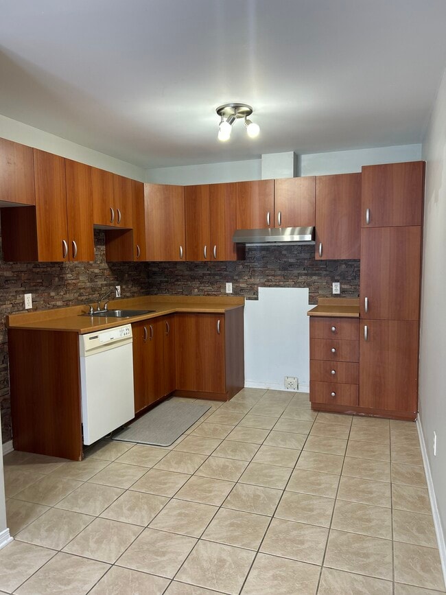 Photo - 579 Rue De Sainte-Maxime Unité 2