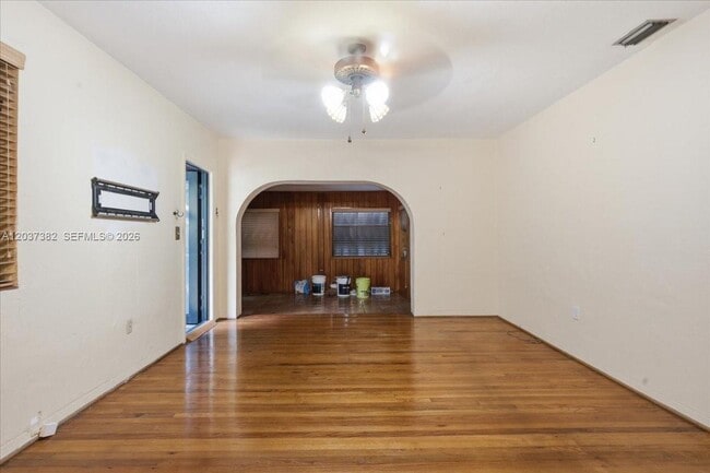Photo - 2550 Trapp Ave
