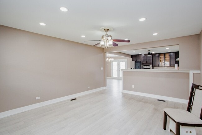 Photo - 720 Durham Ln