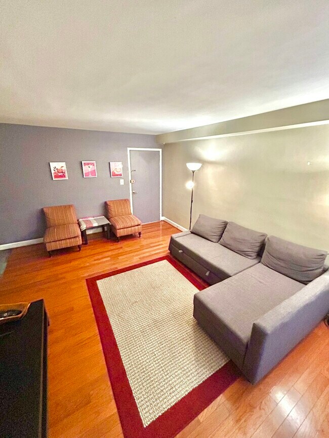 Photo - 2036 N Woodrow St Unit 3
