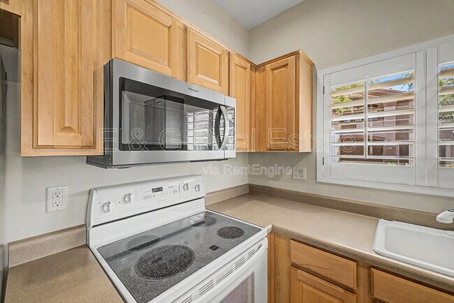 Photo - 14000 N 94th St