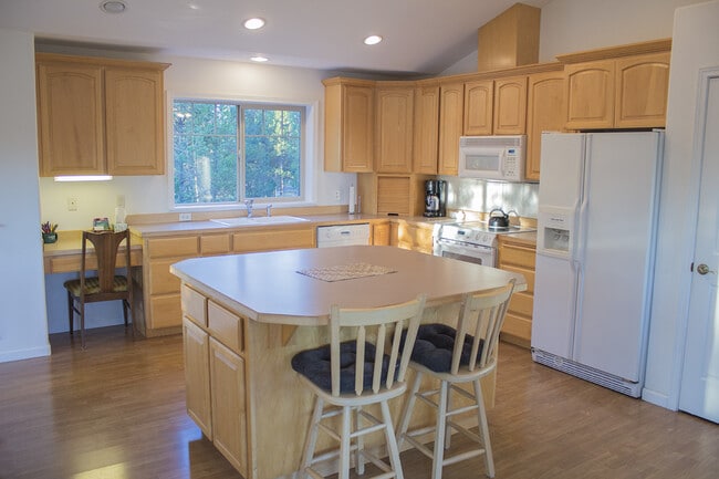 Photo - Furnished Seasonal Rental Through May 31, ...