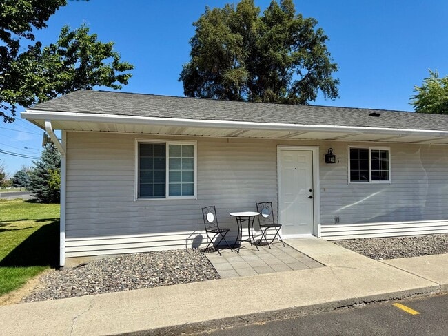 Photo - Welcome to our updated 2 bedroom, 1 bathroom apartment Unit Apt #1