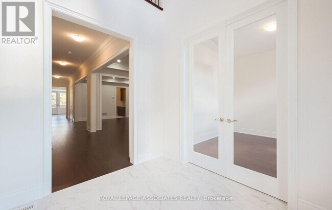 Photo - 55 Raspberry Rdg Ave