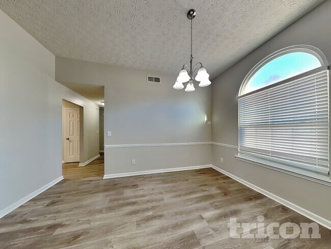 Photo - 185 Labrea Blvd