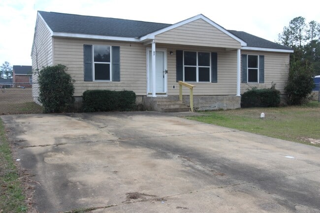 Building Photo - 804 Goodall Ave