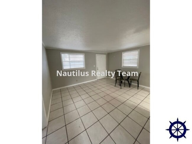 Photo - 904 Ruby Pl