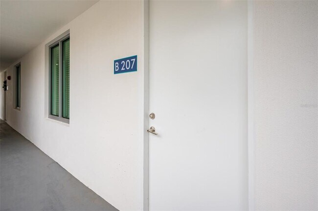 1703 N Tamiami Trail Unit 207