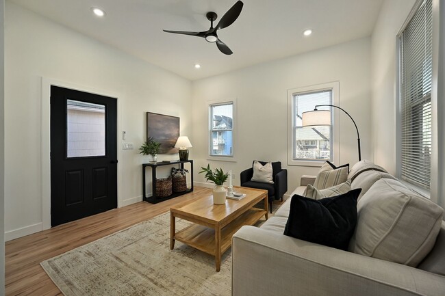 Building Photo - 2331 Belleview Ave