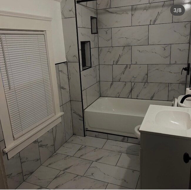 Photo - 2114 W 85th St