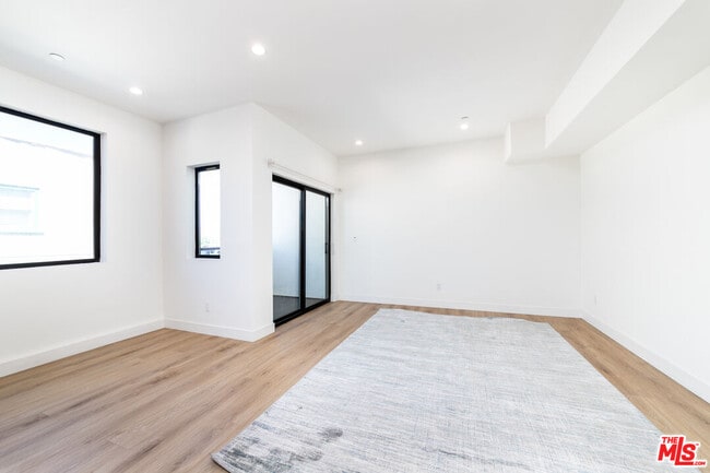 Photo - 4615 St Charles Pl