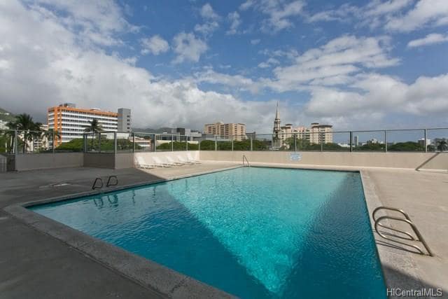 Secure pool with showers and bathroom on the 5th floor (renovated since photo was taken) - 1212 Punahou St Unit 3207