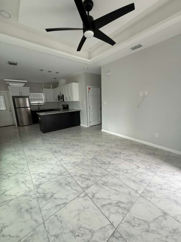 Photo - 5808 Northwestern Ave Unit 3