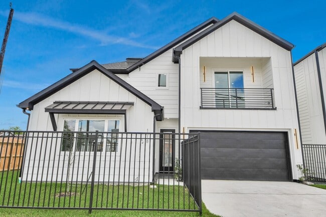 Photo - 1818 West St