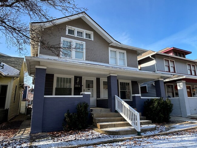 Building Photo - 2 Bed, 2.5 Bath – Second-Story Laundry & Walkable Park Location