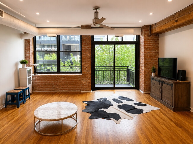 Photo - 520 W Huron St