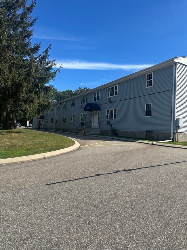 Photo - 103 Horse Pond Rd Unit APT D