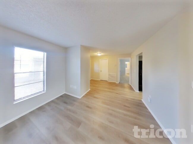 Photo - 2001 Deborah Dr