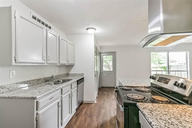 Photo - 14634 Dartwood Dr