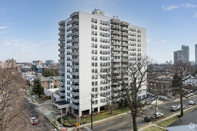 Photo - Whiteman House