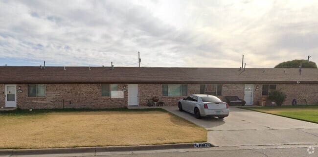 Building Photo - 1007 1/2 W Avenue Q Unit 1007 1-2 Rental