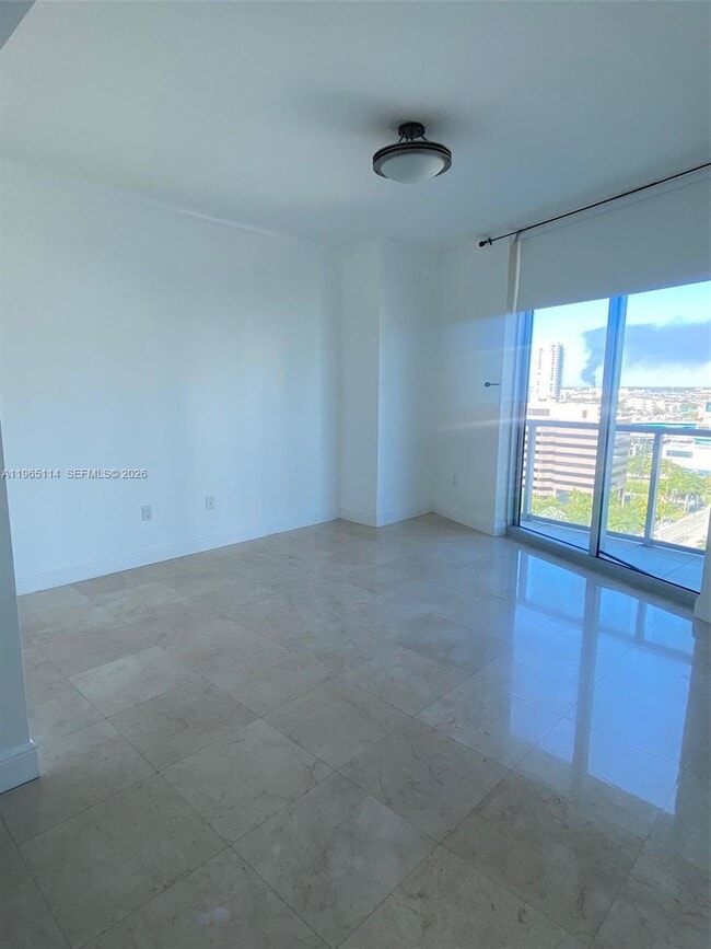 Photo - 185 SW 7th St Unidad 1705