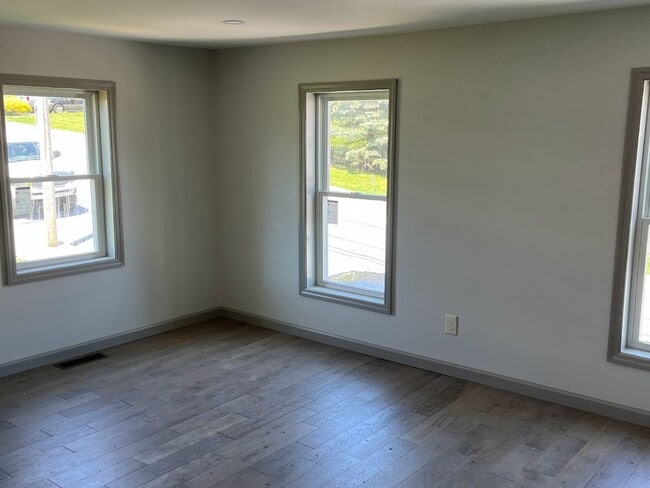 Photo - 36 N Lee St