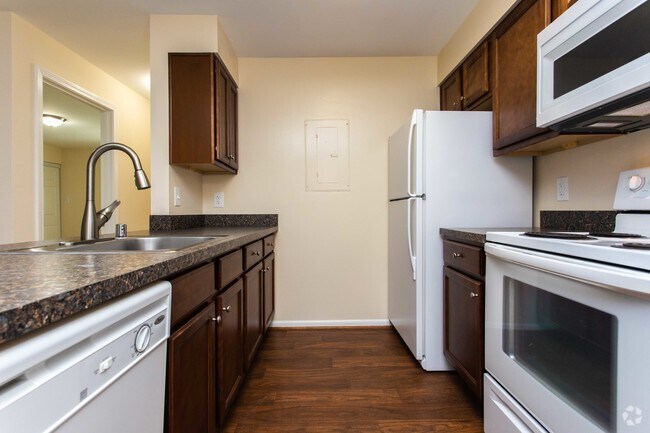 Photo - Oaks of Woodlawn