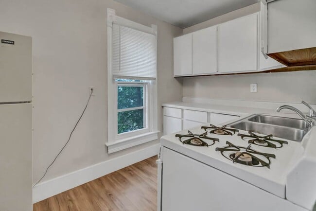 Photo - 1120 1/2 Washington St