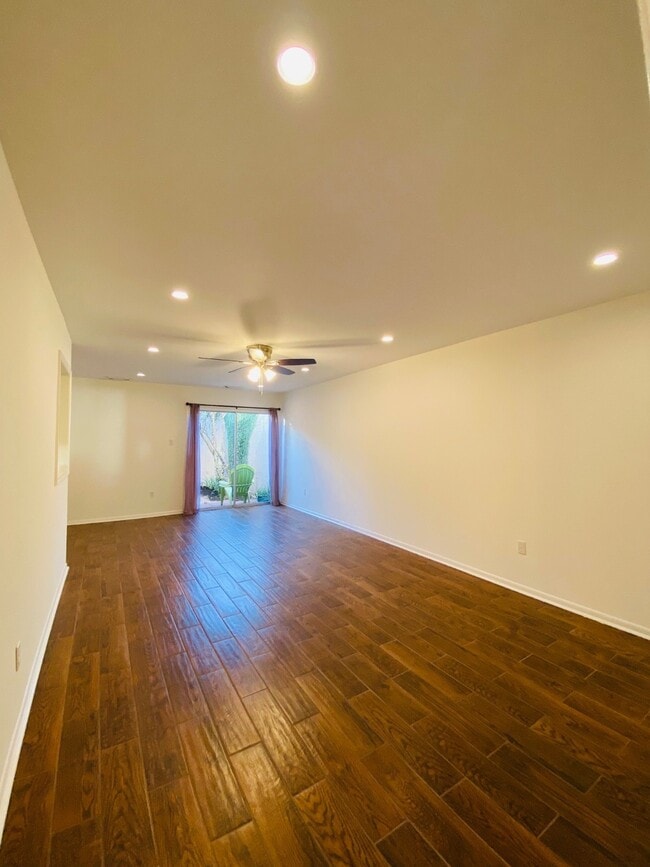 Building Photo - 30 River Creek Way Rental