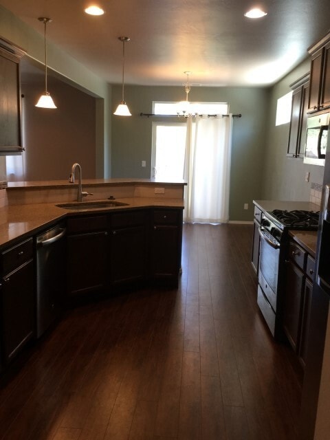 Photo - Beautiful 3 bedroom, 2.5 bath in the  Hampton Place/Candlewood Estates!