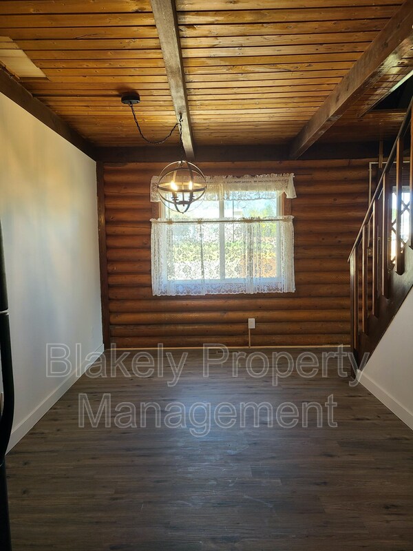 Photo - 15905 Ellis Ave