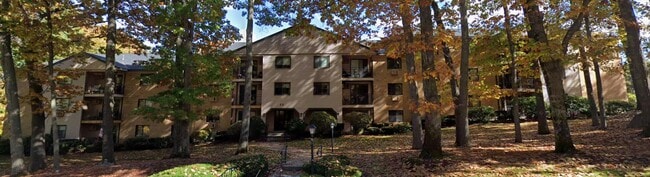 Entrada principal del edificio - 23 Country Club Dr Unidad #19