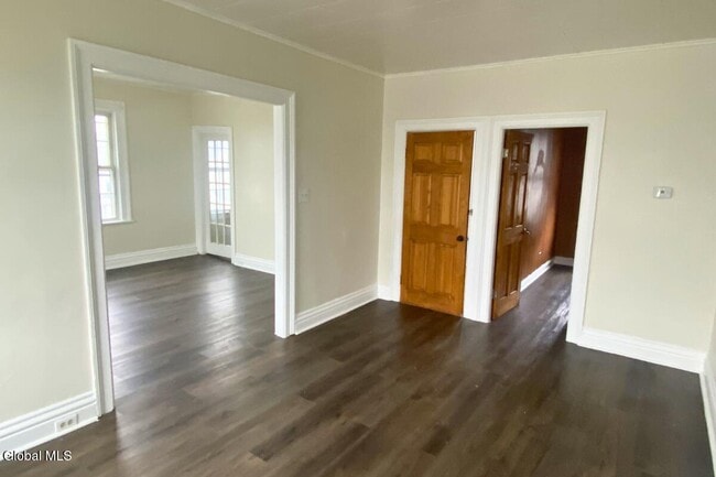 Photo - 163 Paine St