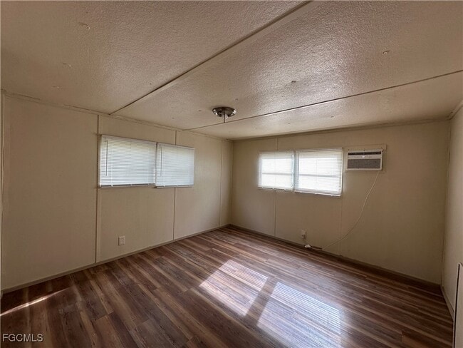 Building Photo - 2268 Carlisle Ln