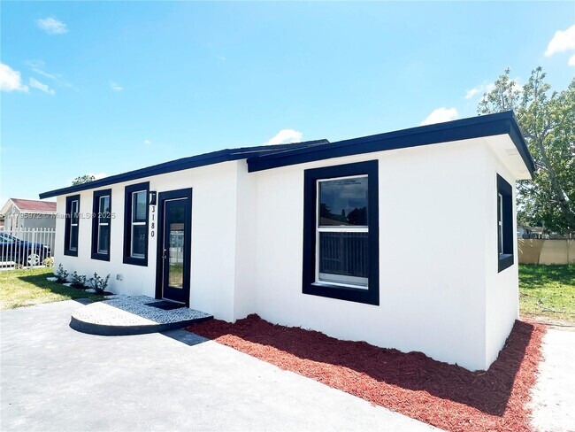 Building Photo - 3180 NW 92nd St Rental