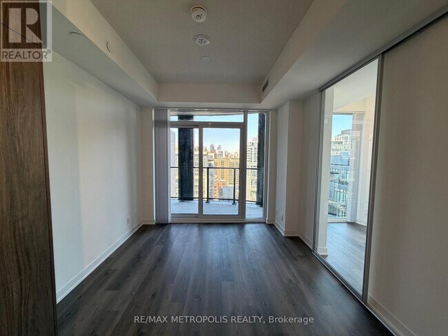 Photo - 180 Front St E Unit 1803