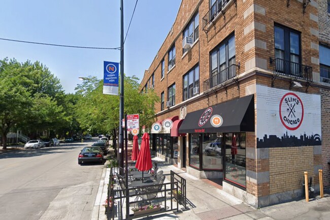 Photo - 2020-36 W. Montrose / 4405-09 N. Seeley